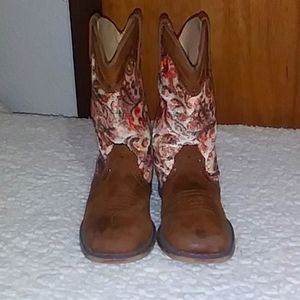 Girl boots